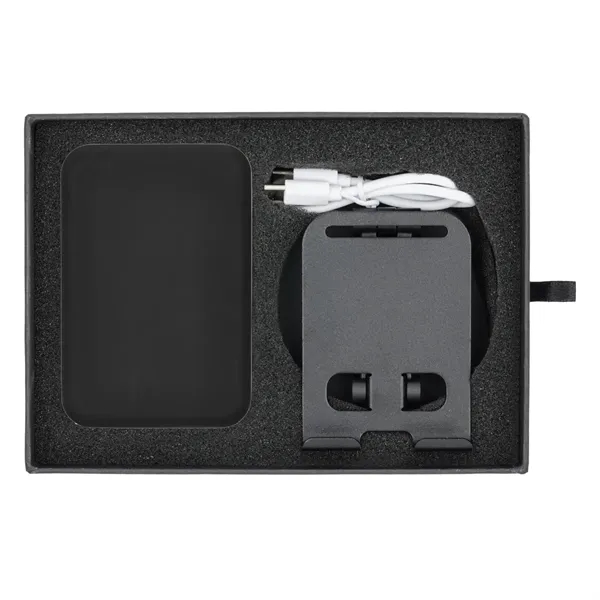 MagSafe Power Bank and Phone Holder Gift Set - MagSafe Power Bank and Phone Holder Gift Set - Image 2 of 3