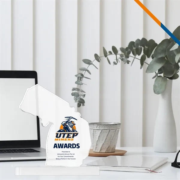 Nugas Michigan Crystal Award - Nugas Michigan Crystal Award - Image 1 of 3