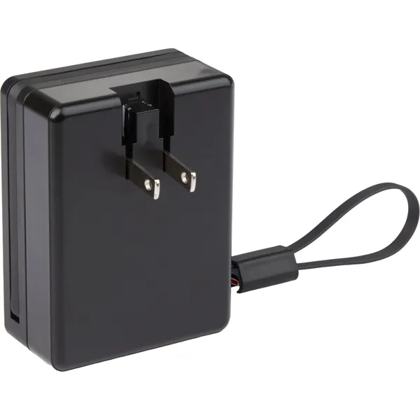 5000 mAh 15W MagClick Power Bank with Wall Charger - 5000 mAh 15W MagClick Power Bank with Wall Charger - Image 4 of 10