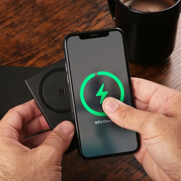 The Slim Wireless Power Bank - The Slim Wireless Power Bank - Image 8 of 13