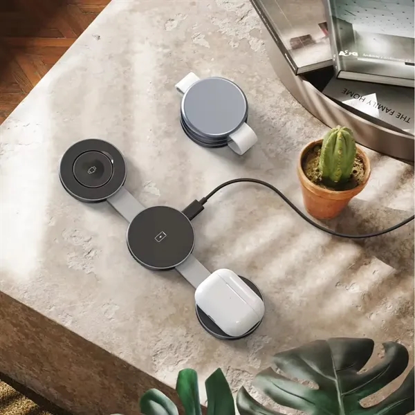 3 in 1 Magnetic Wireless Charging Station - 3 in 1 Magnetic Wireless Charging Station - Image 5 of 6
