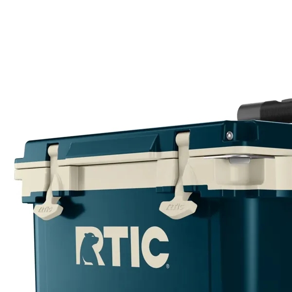 22 QT RTIC® Ultra-Light Wheeled Hard Cooler Ice Chest