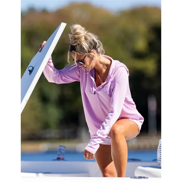 Huk® Women's HydroCool Performance Full Sleeve Quarter Zip