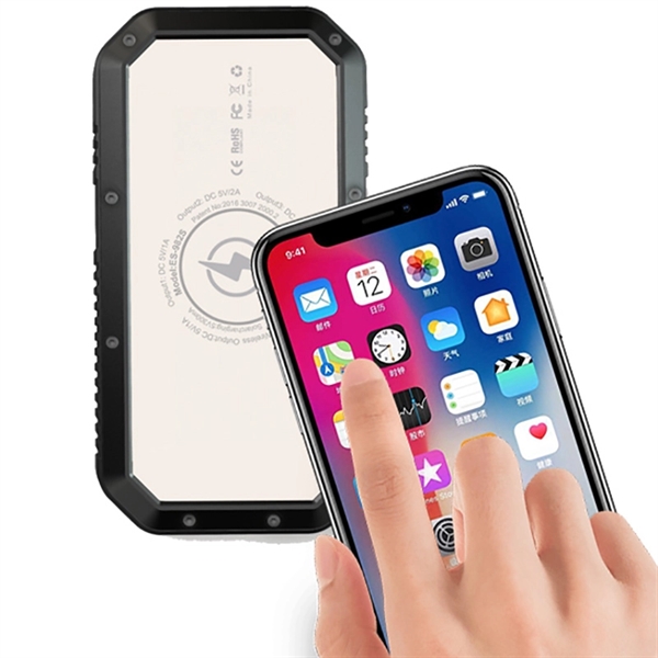 Solar Power Bank 20,000 mah wireless charger--black - Solar Power Bank 20,000 mah wireless charger--black - Image 0 of 8