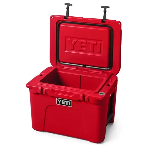 35 QT YETI® Tundra Hard Cooler Ice Chest (21.1" x 15.4")