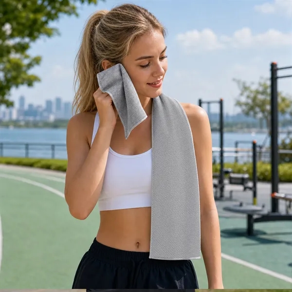 Super Cool Microfiber Cooling Towel W/ Carabiner