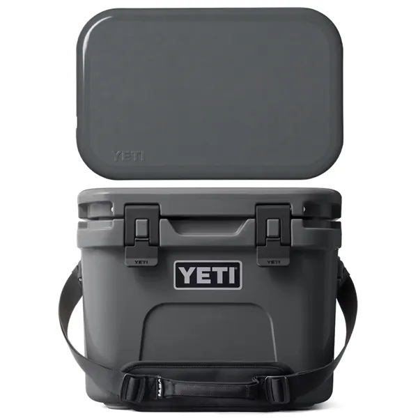 15 QT YETI® Roadie Hard Cooler Ice Chest 16.9" x 14"