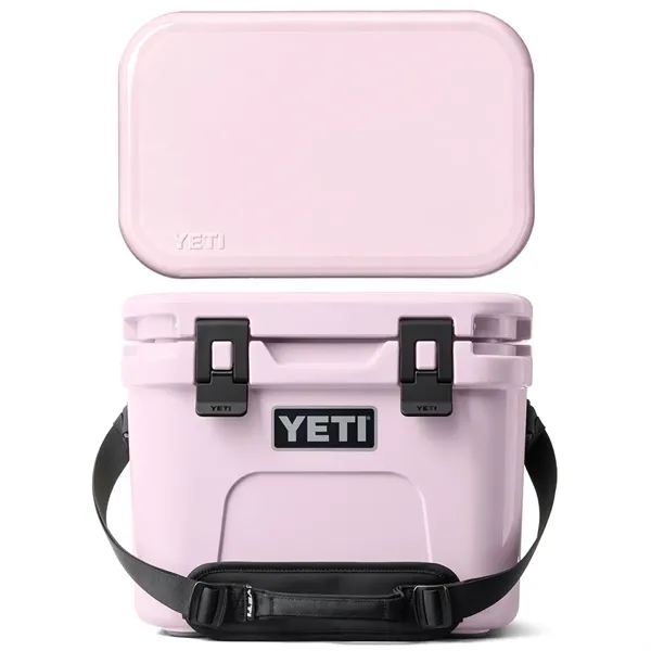 15 QT YETI® Roadie Hard Cooler Ice Chest 16.9" x 14"