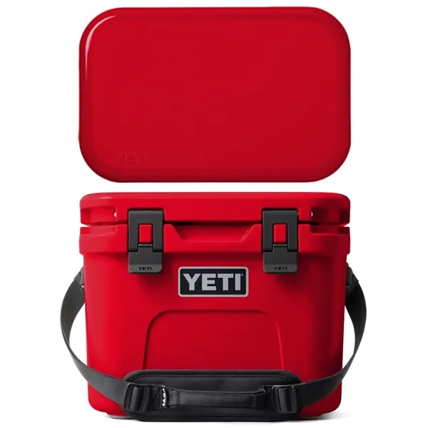 15 QT YETI® Roadie Hard Cooler Ice Chest 16.9" x 14"