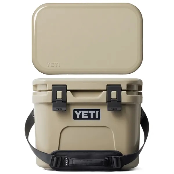 15 QT YETI® Roadie Hard Cooler Ice Chest 16.9" x 14"