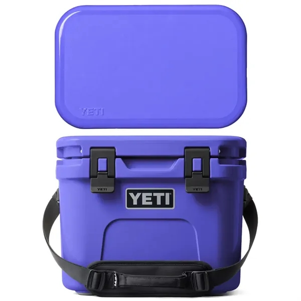 15 QT YETI® Roadie Hard Cooler Ice Chest 16.9" x 14"