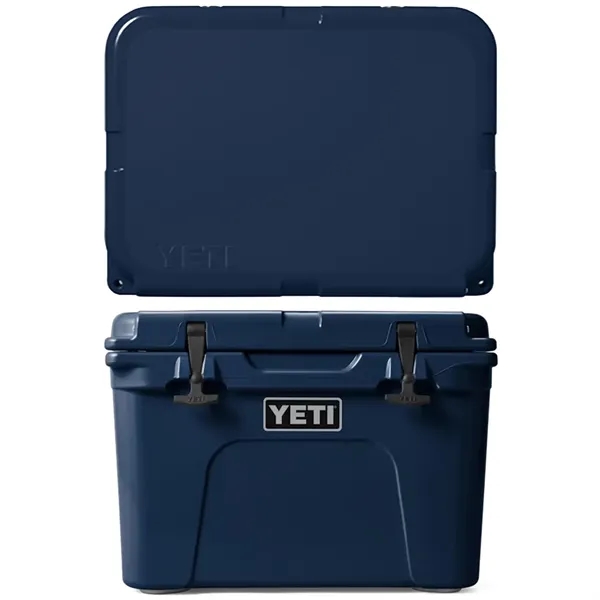 35 QT YETI® Tundra Hard Cooler Ice Chest (21.1" x 15.4")
