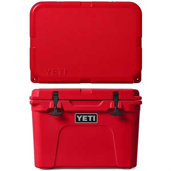 35 QT YETI® Tundra Hard Cooler Ice Chest (21.1" x 15.4")