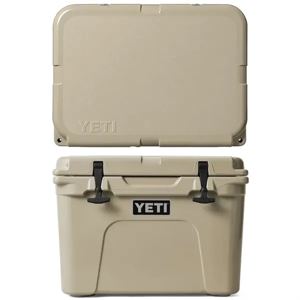 35 QT YETI® Tundra Hard Cooler Ice Chest (21.1" x 15.4")