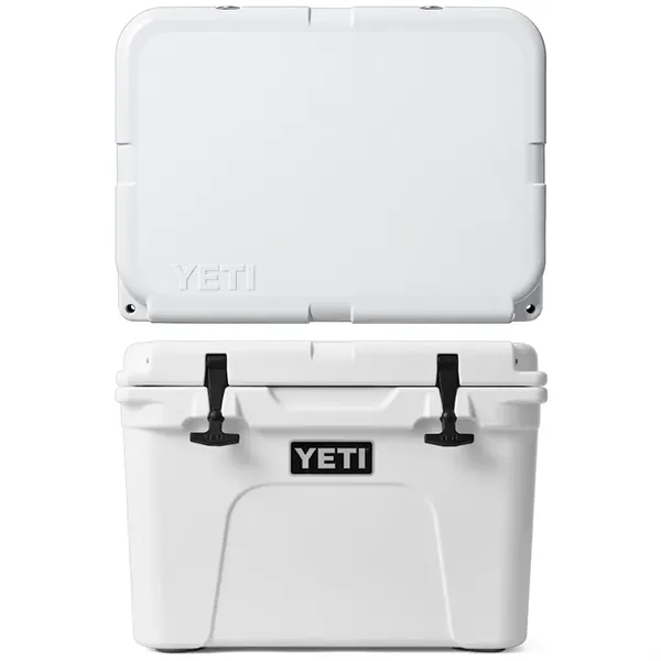 35 QT YETI® Tundra Hard Cooler Ice Chest (21.1" x 15.4")