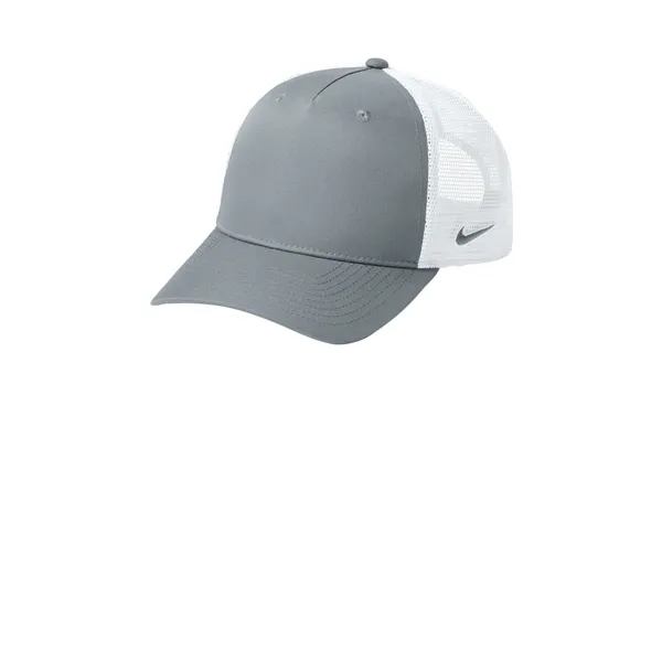 Nike Snapback Mesh Trucker Cap