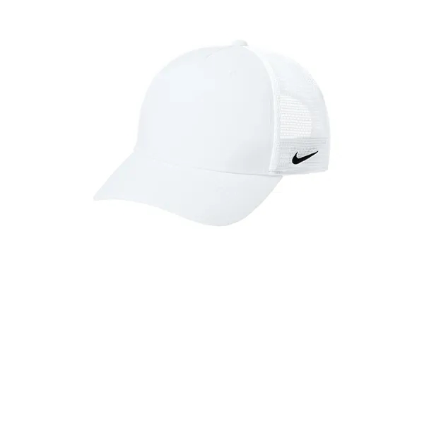 Nike Snapback Mesh Trucker Cap