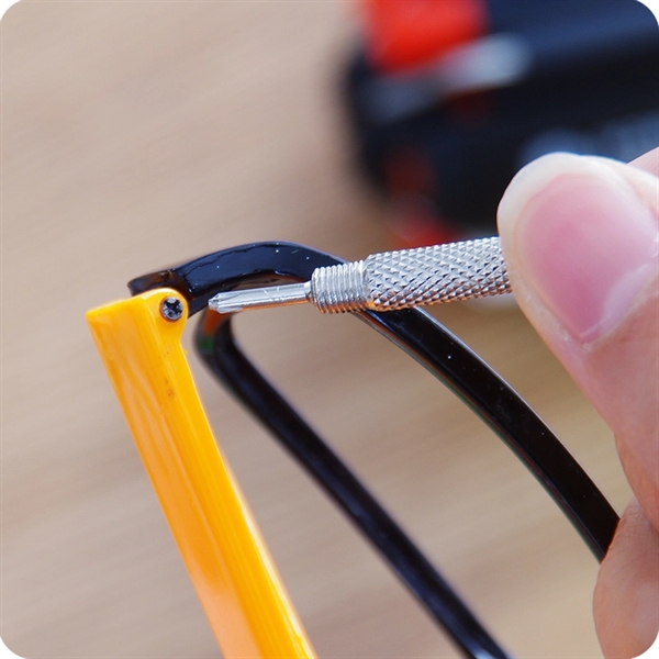 Multifunction Screwdriver With LED Torch - Multifunction Screwdriver With LED Torch - Image 1 of 3