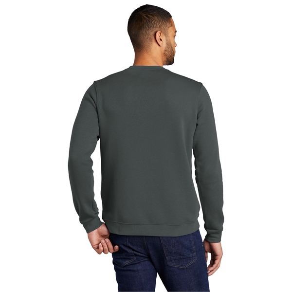 Nike Club Fleece Crew - Nike Club Fleece Crew - Image 17 of 29