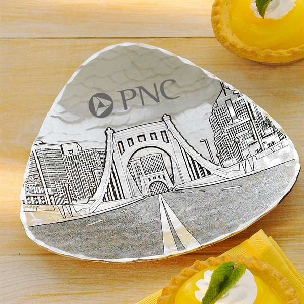 Hudson Triangular Metal Tray - Hudson Triangular Metal Tray - Image 0 of 2