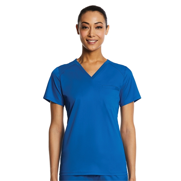 Maevn - EON Sport - Women's One-Pocket V-Neck Top - Maevn - EON Sport - Women's One-Pocket V-Neck Top - Image 5 of 5