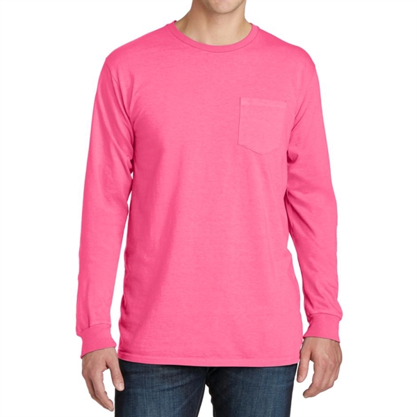 Stylish Pigment-Dyed Long Sleeve Tee with Pocket - Stylish Pigment-Dyed Long Sleeve Tee with Pocket - Image 5 of 19