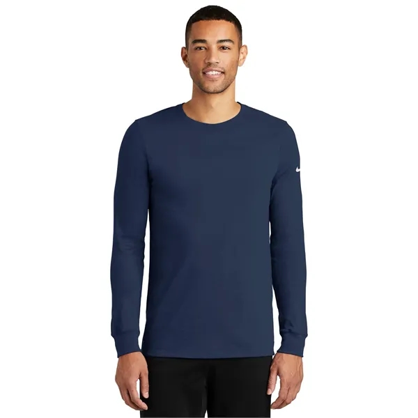 Nike Dri-FIT Cotton/Poly Long Sleeve Tee. - Nike Dri-FIT Cotton/Poly Long Sleeve Tee. - Image 26 of 30