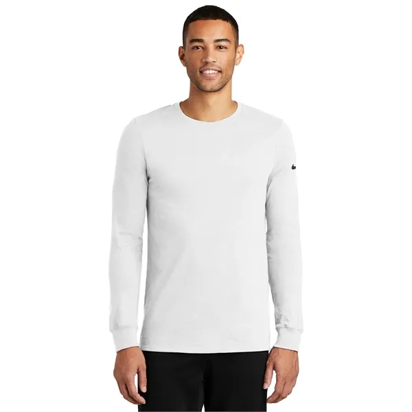 Nike Dri-FIT Cotton/Poly Long Sleeve Tee. - Nike Dri-FIT Cotton/Poly Long Sleeve Tee. - Image 28 of 30