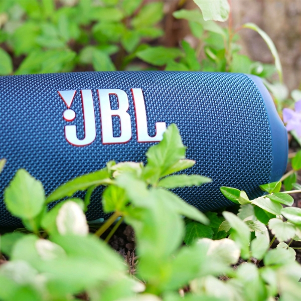 JBL Charge 5 Portable Waterproof Speaker with Powerbank - JBL Charge 5 Portable Waterproof Speaker with Powerbank - Image 16 of 26