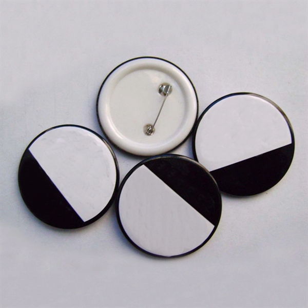 Round badge brooch - Round badge brooch - Image 2 of 2