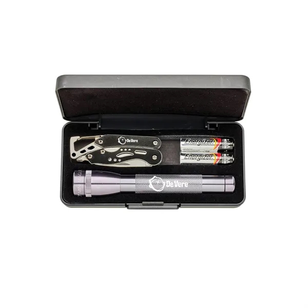 AA Mini Maglite® With Traveler M2A-2825Multi-Function Tool - AA Mini Maglite® With Traveler M2A-2825Multi-Function Tool - Image 0 of 6